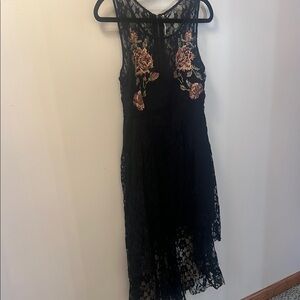 Elegant Black Lace Dress with Floral Embroidery